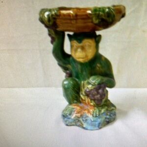 Monkey with a‎ bowl decorative accent